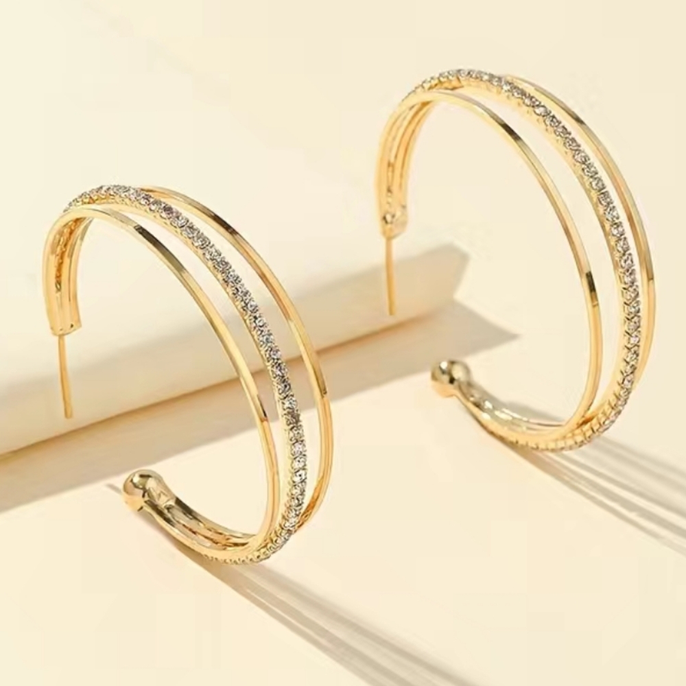 3/$25-Gorgeous gold hoops ✨️ 😍